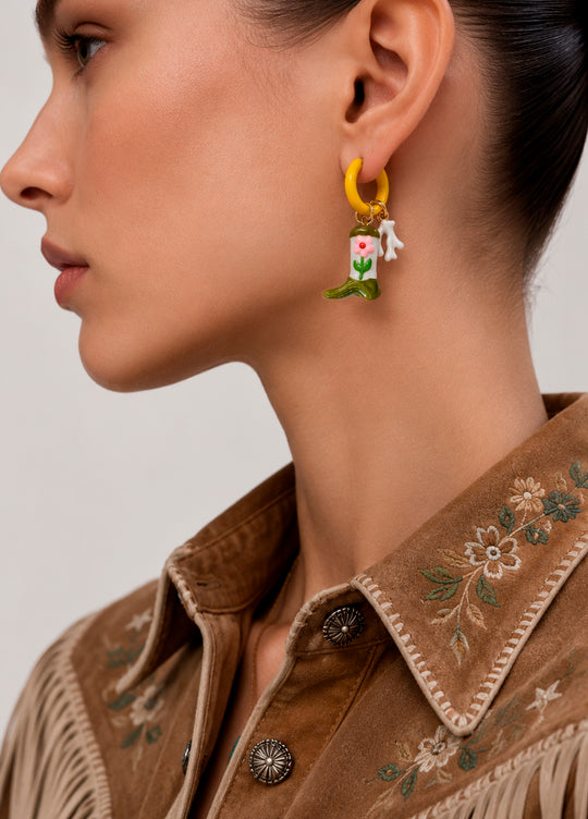 MOYN FLOWER BOOT CHARM EARRINGS